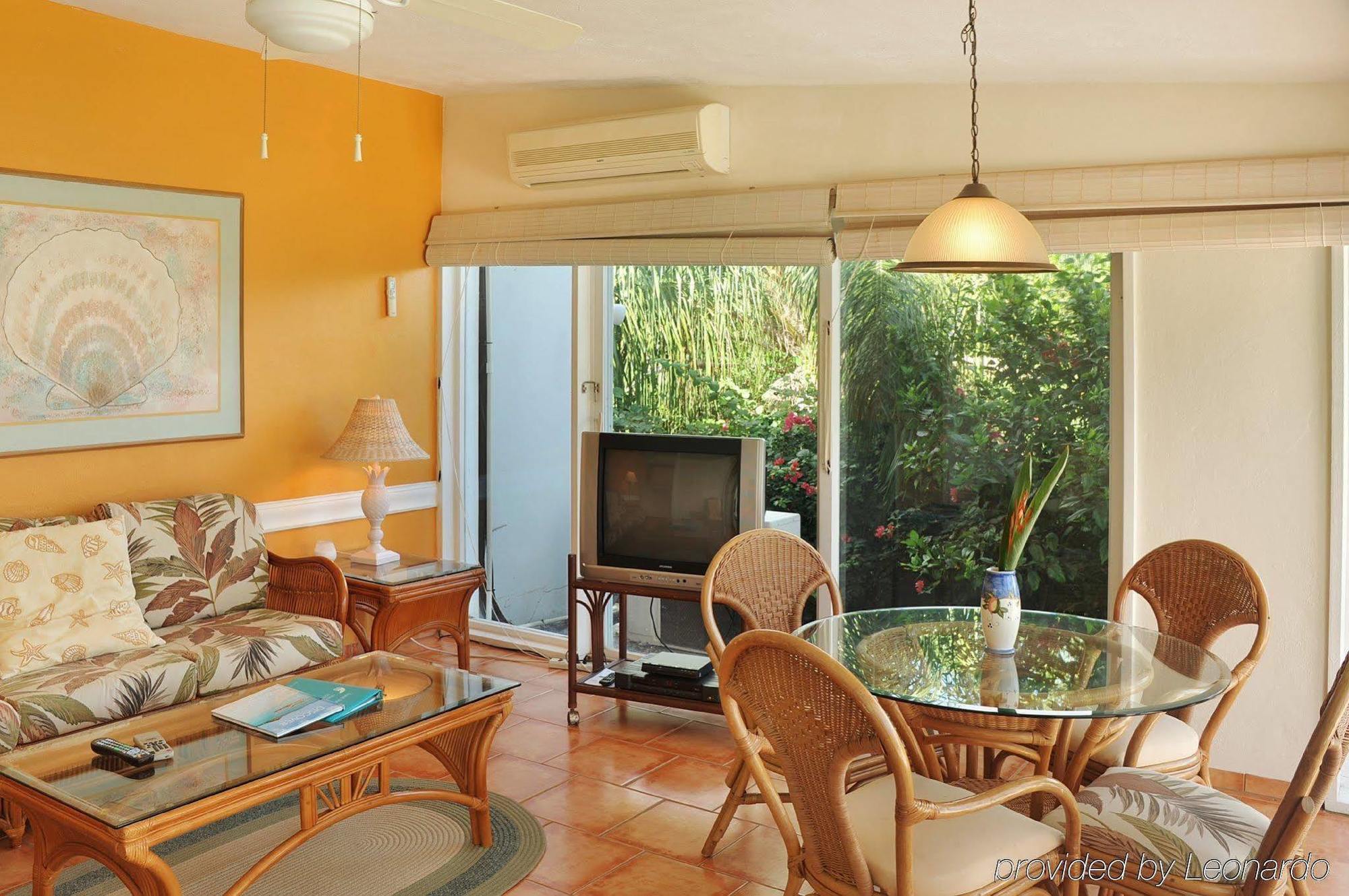 Pavilions And Pools Condo Villas Mandal Номер фото